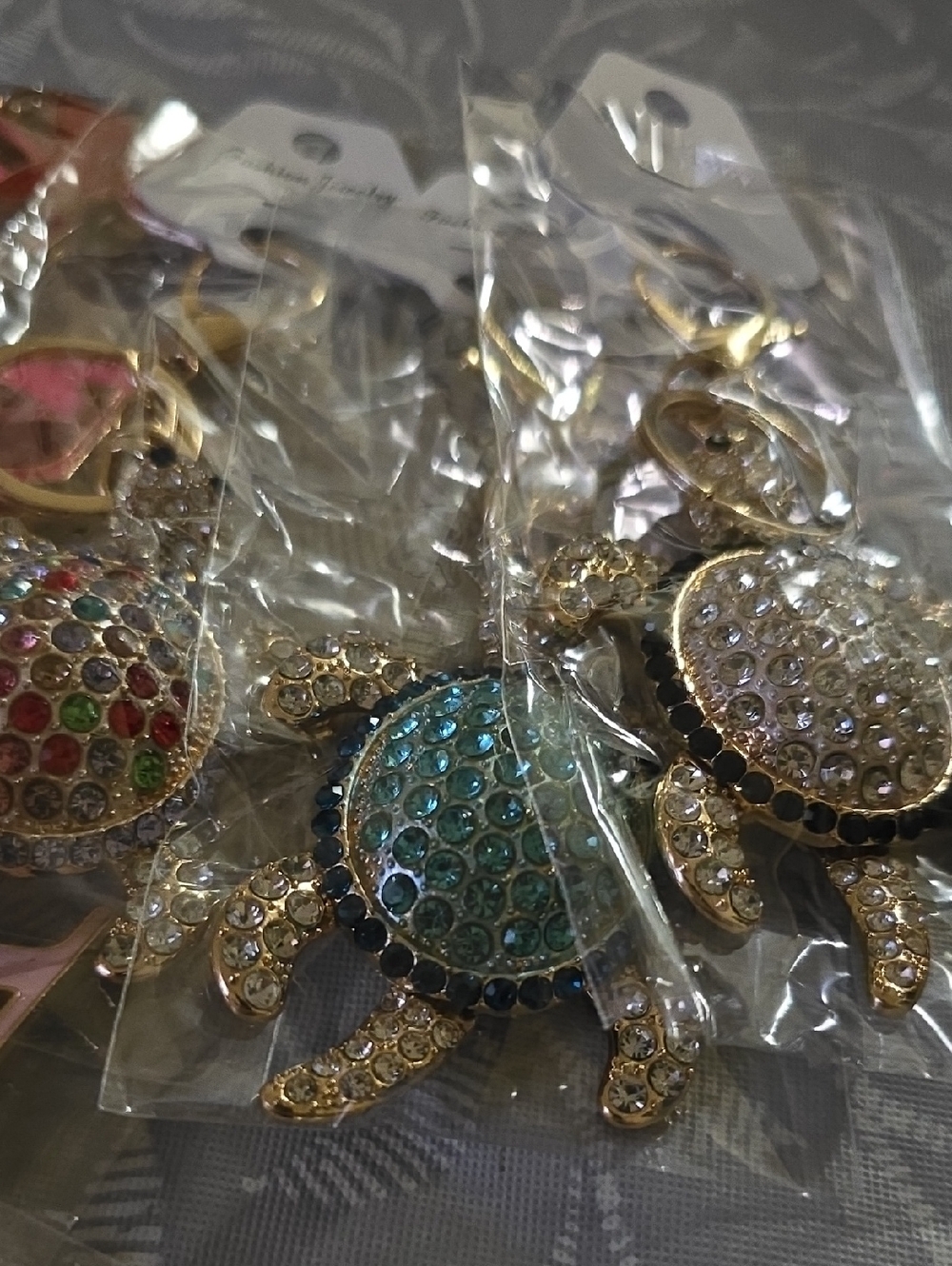 Fashion Jewelry Gold-Tone Crystal Charm Keychain with Multicolor Gem Accents